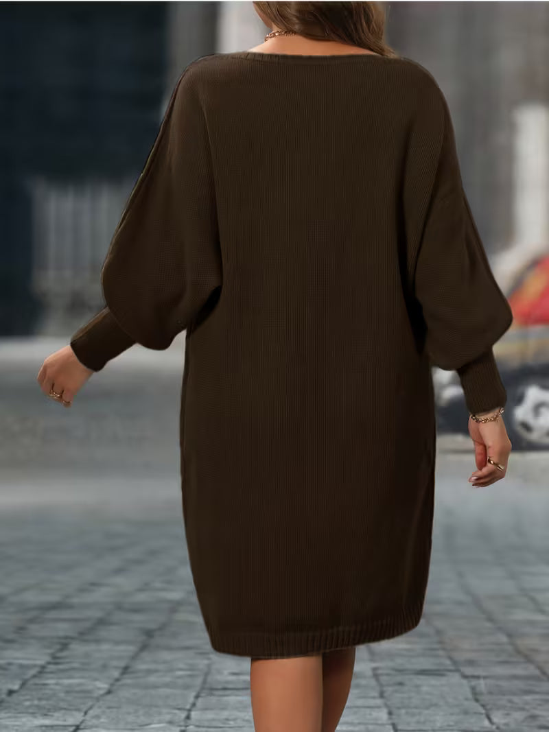 Elunara – Winterliches Strickkleid mit geometrischem Rautenmuster