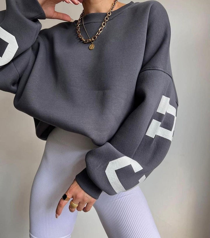 Nerisse – Oversized Sweatshirt mit grafischen Ärmeldetails