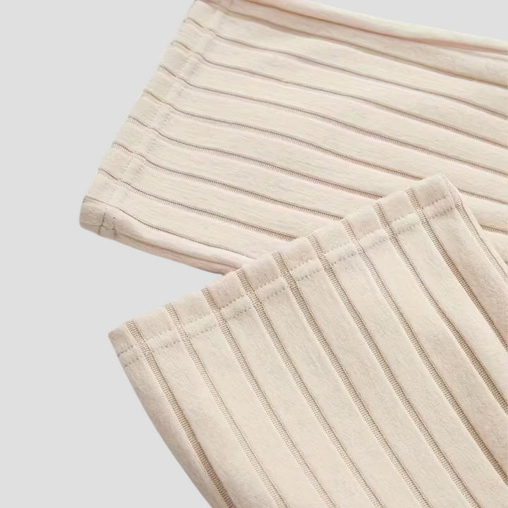 Elyndra – Geripptes Loungewear-Set mit müheloser Eleganz