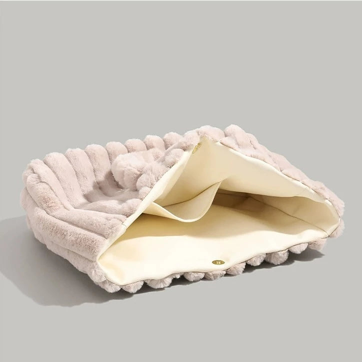 Furielle – Weiche Plüsch-Schultertasche aus Faux Fur