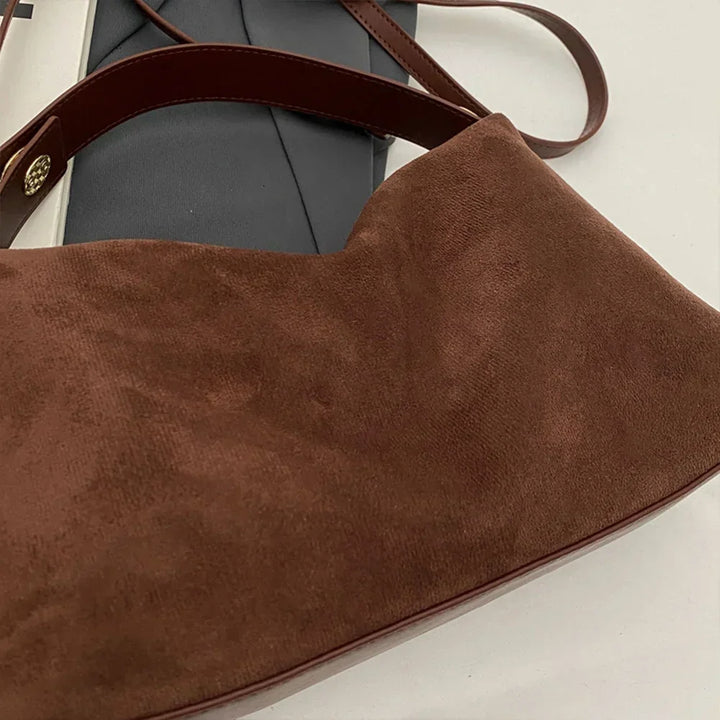 Suvéra – Luxuriöse Suede-Handtasche mit abnehmbarem Schulterriemen