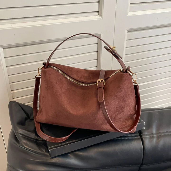 Suvéra – Luxuriöse Suede-Handtasche mit abnehmbarem Schulterriemen