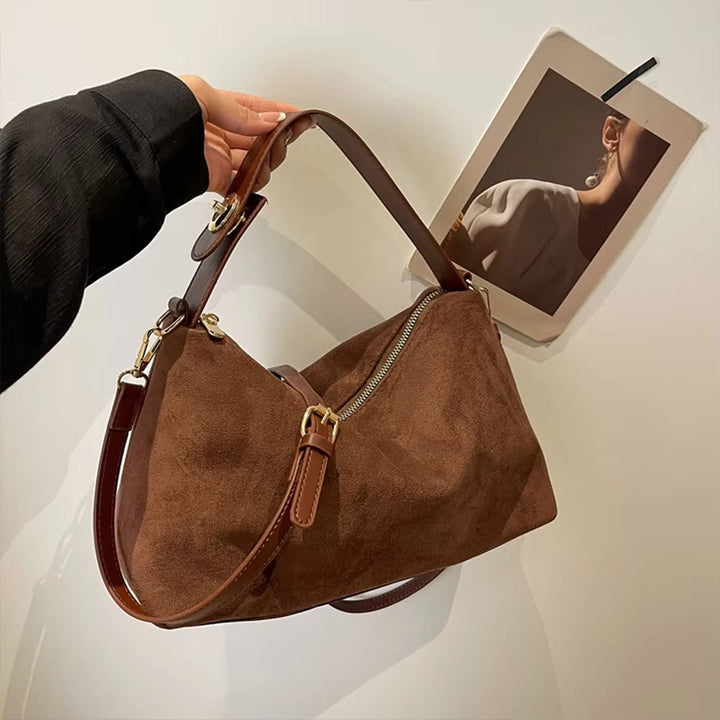 Suvéra – Luxuriöse Suede-Handtasche mit abnehmbarem Schulterriemen