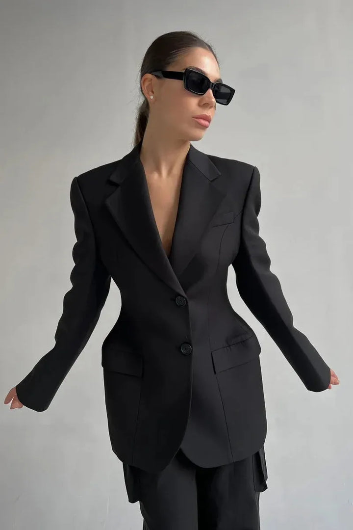Avirelle – Zeitloser Blazer mit eleganter Silhouette