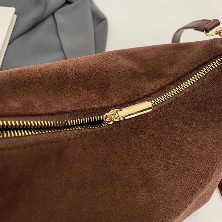 Suvéra – Luxuriöse Suede-Handtasche mit abnehmbarem Schulterriemen