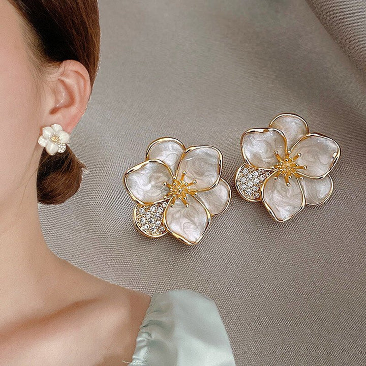 Floréa – Elegante Blütenblatt-Ohrringe